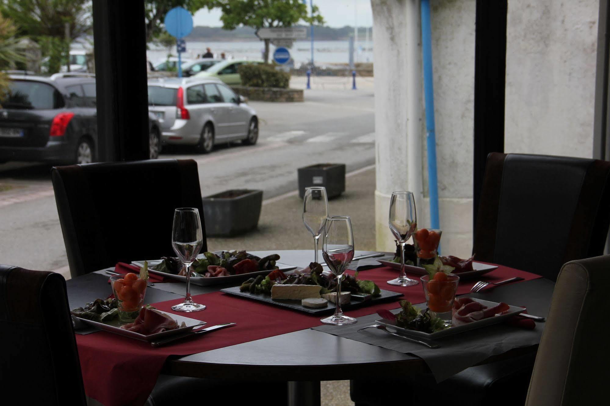Hotel Restaurant La Voile - Le Dock'Er Локмаріаке Екстер'єр фото
